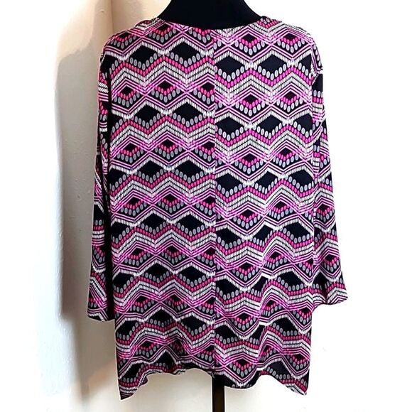 Cato Pink & Black Blouse with Geometric Designs, 3 Silver Circles, Size 18/20W - Picture 6 of 8